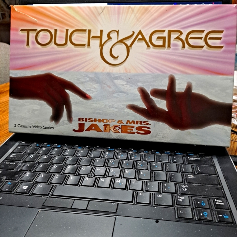 TD Jakes 3 VHS marriage enrichment conference. 3 teaching watched only 1 time.